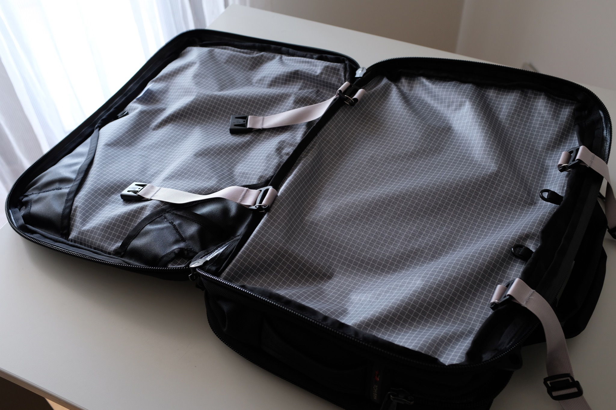 suitcase compression straps