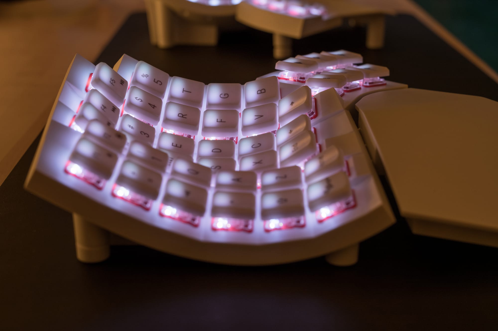 Review of the MoErgo Glove80 keyboard